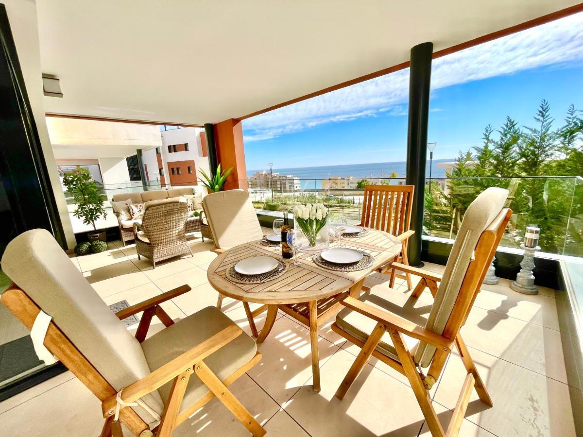 Luxury 3 Bedroom Apartment 300M From The Beach Fuengirola Eksteriør billede